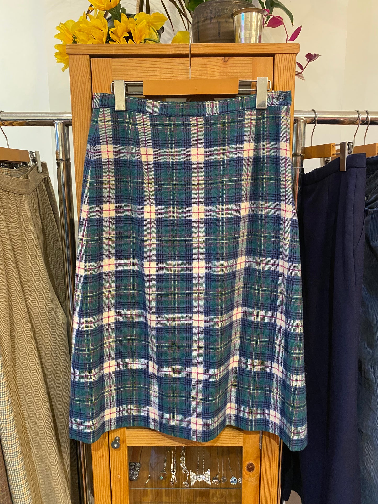 Classic Plaid Wool Skirt (M)