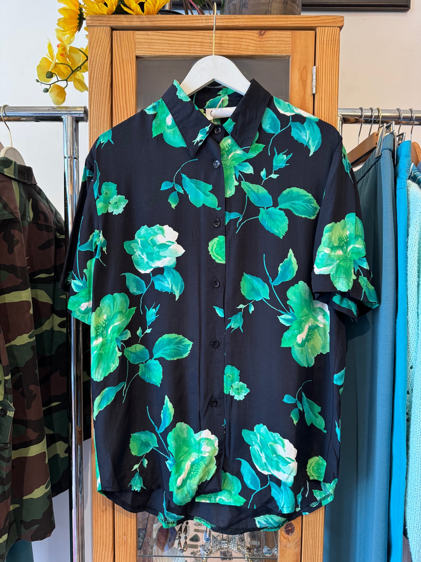 1980s Floral Button-Up (L)