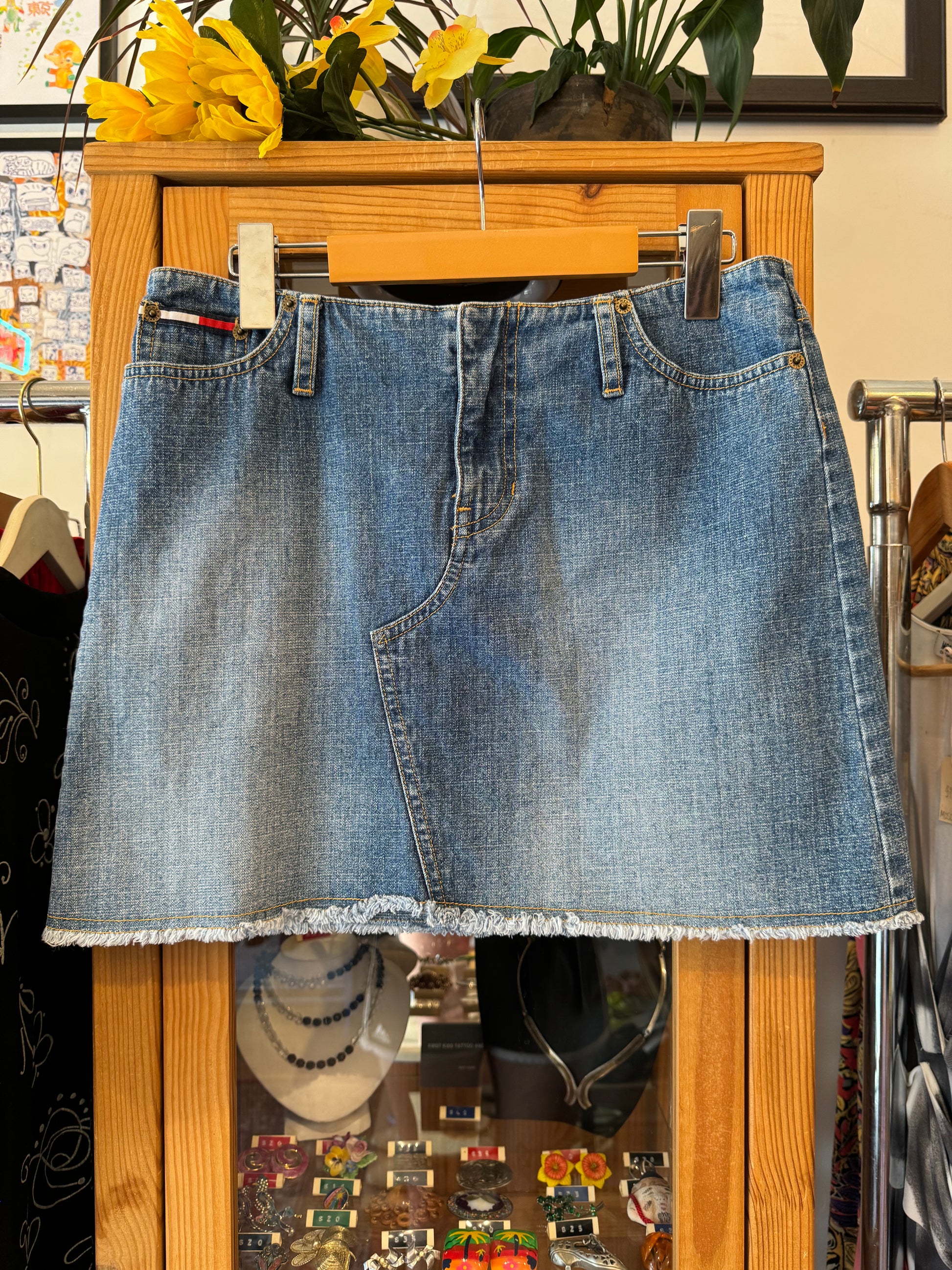 Y2K Tommy Hilfiger Denim Mini Skirt  (M)