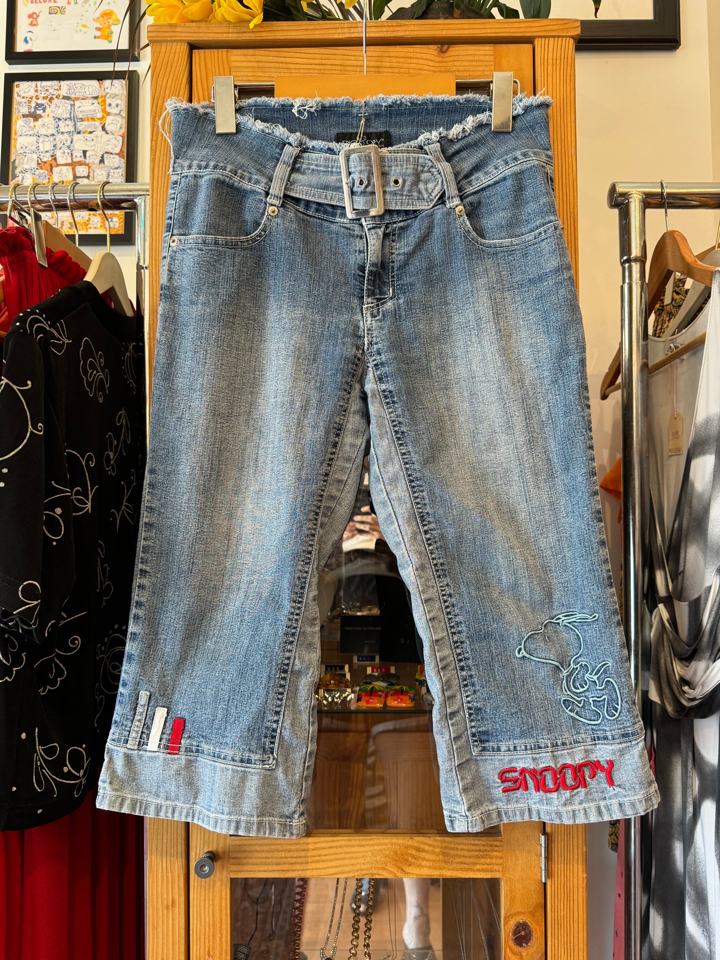 Y2K Snoopy Low-Rise Capri Jeans with Wide Belt (M)